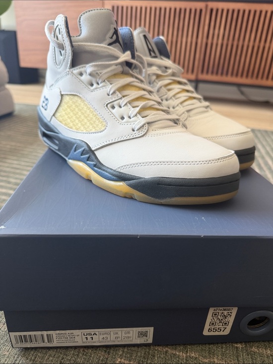 Jordan Shoes - Jordan 5 retro A Maniere Dawn (never worn)